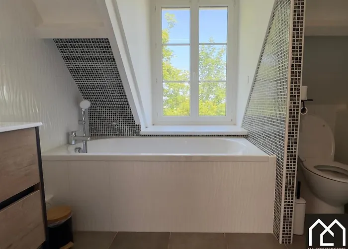 Holiday home L'echapee Belle Du Mont Lambert *