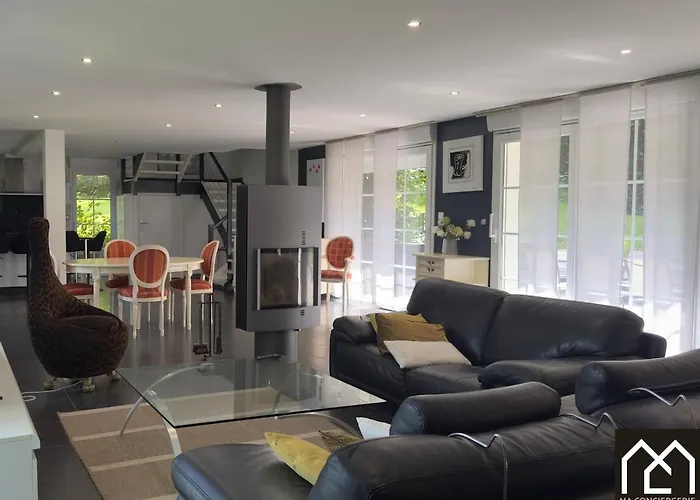 Holiday home L'echapee Belle Du Mont Lambert *