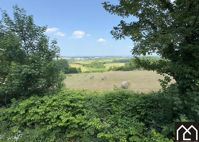 Holiday home L'echapee Belle Du Mont Lambert *